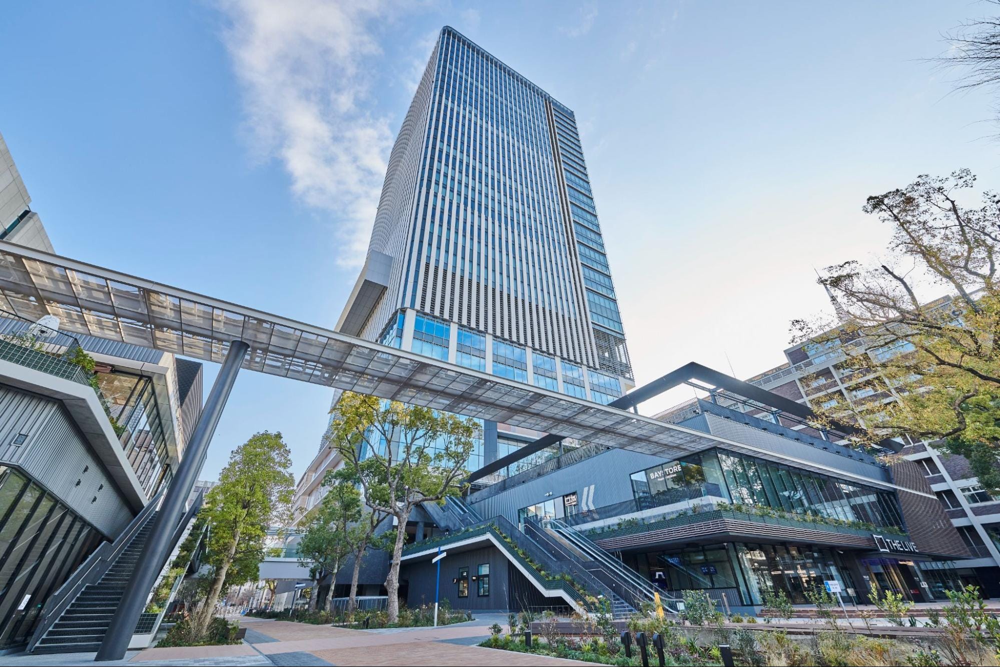 「BASEGATE横浜関内」および「横浜市大通り公園1区~3区リニューアル事業」